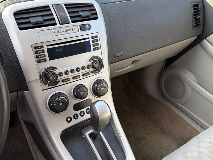 2006-chevrolet-equinox-image-25