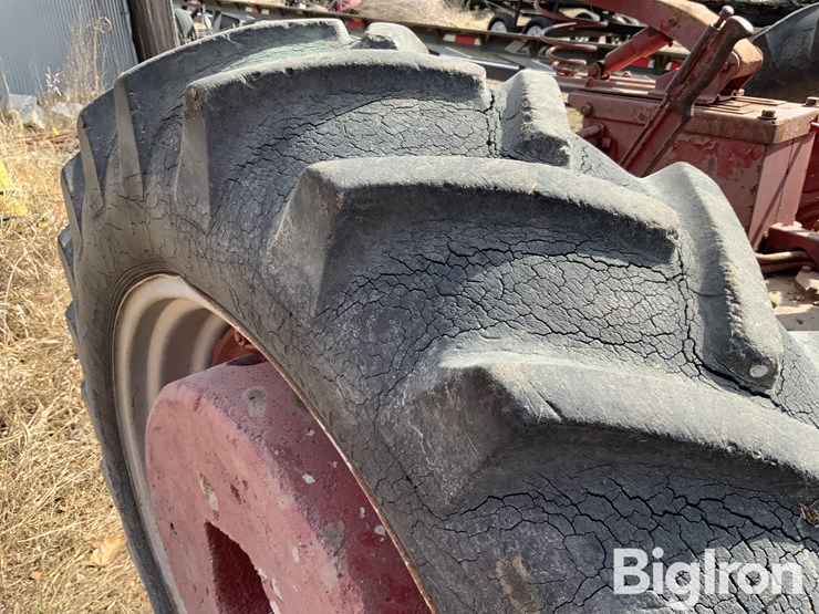 1954-farmall-400-2wd-tractor-image-20