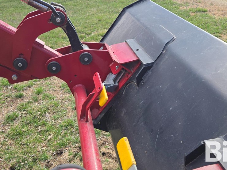 2012-case-ih-farmall-95-image-14