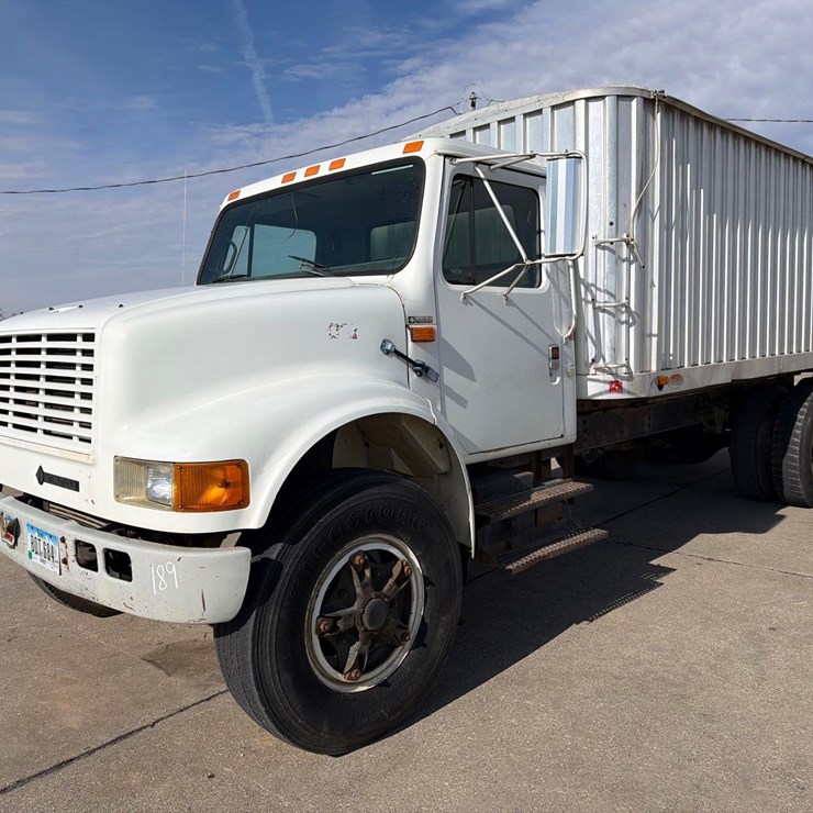 1990 INTERNATIONAL 4900