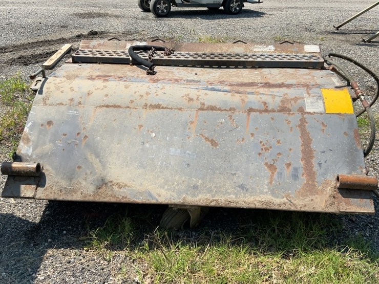 sweepster-skid-steer-sweeper-box-image-4