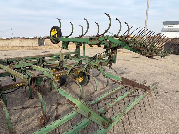 john-deere-1010-image-17