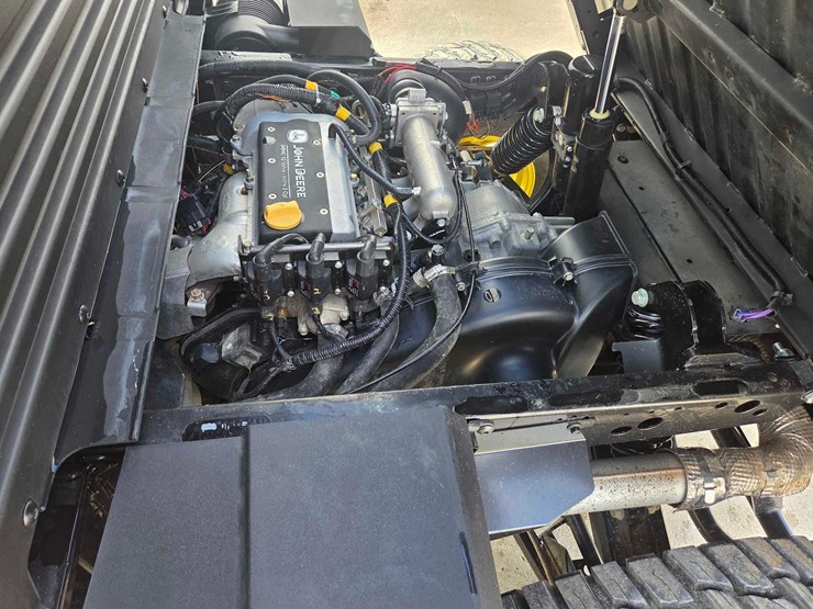 2024-john-deere-gator-image-17