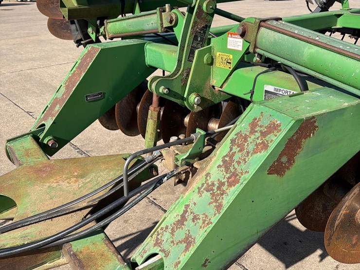 john-deere-630-image-32