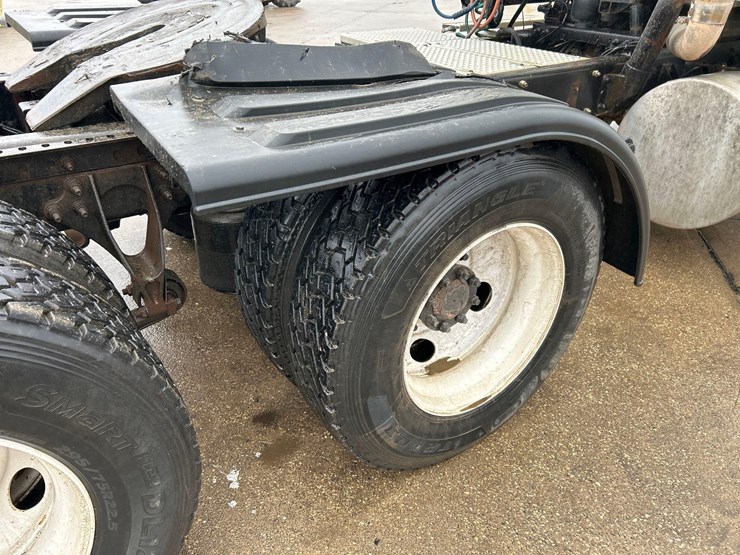 2011-international-prostar-image-10