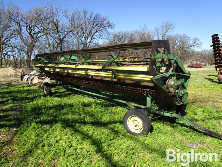 1977-john-deere-224-image-1