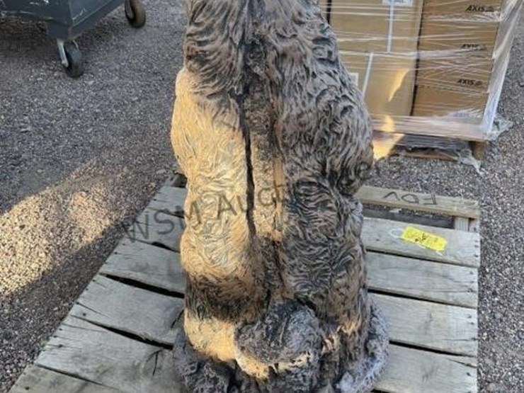 concrete-bear-statue-image-4