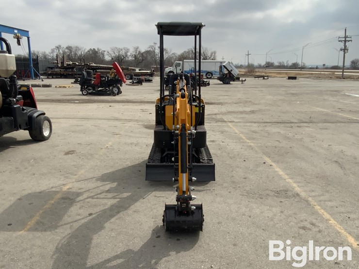 2025-massey-ferguson-730-image-2