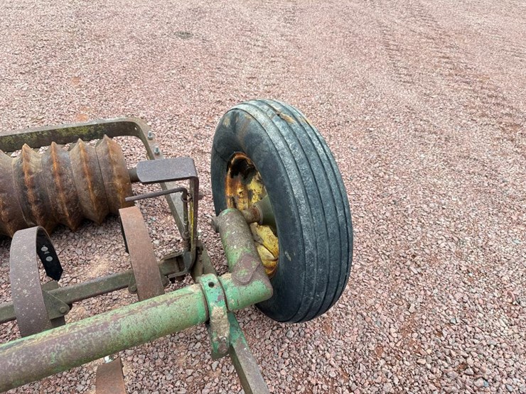 10-john-deere-10-image-17