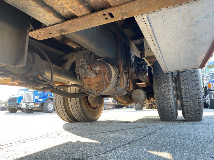 2009-ford-f750-xlt-image-16