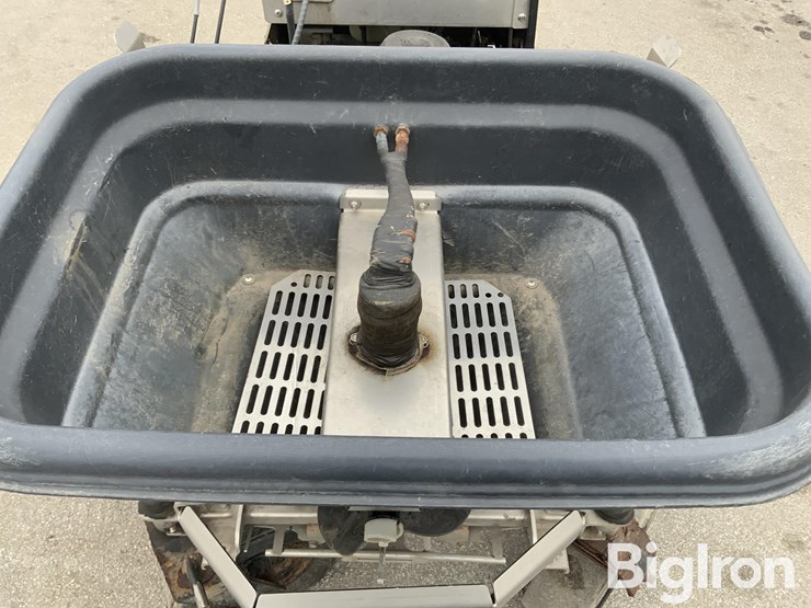 2016-massey-ferguson-730-image-12