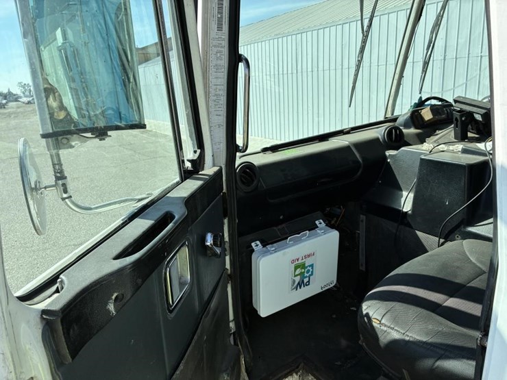 2010-autocar-xpeditor-image-10