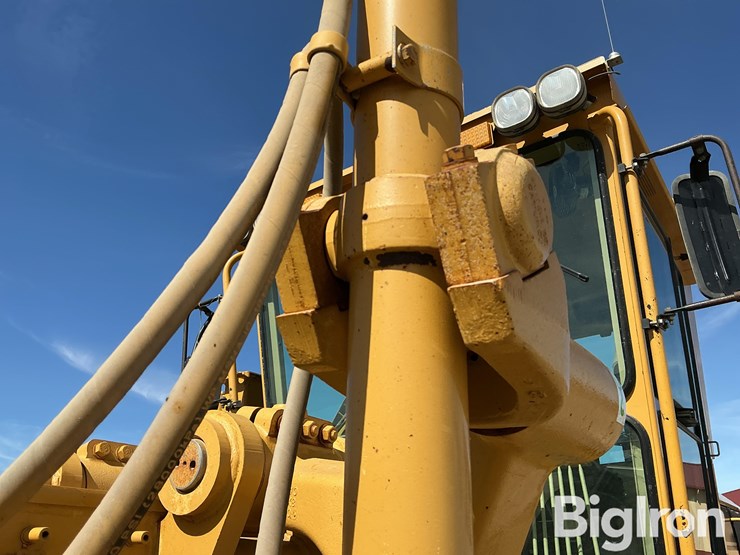 2004-caterpillar-140h-image-14