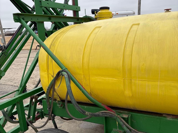 500-gallon-pull-type-sprayer-image-16