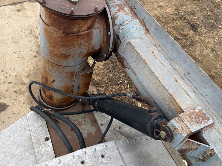 1999-bulkliner-36ft-semi-feed-trailer-image-55