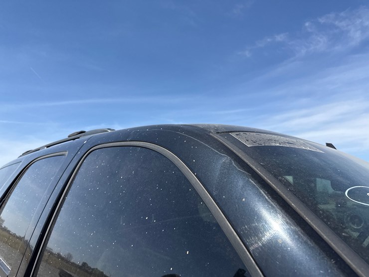 2010-chevrolet-tahoe-image-21