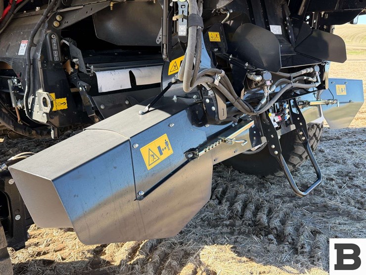 2025-case-ih-8260-image-43