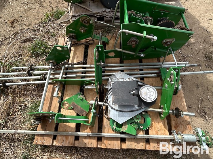 john-deere-12-image-11