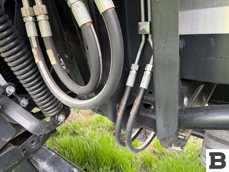 2023-mac-don-fd240-image-33