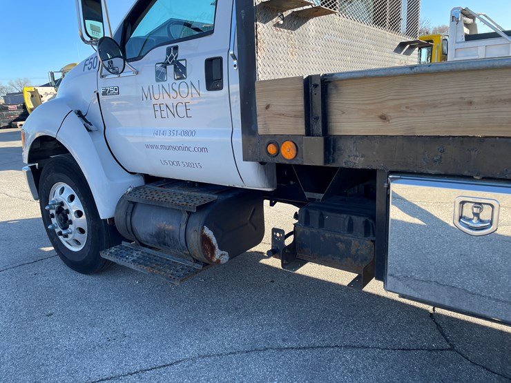 2009-ford-f750-xlt-image-12