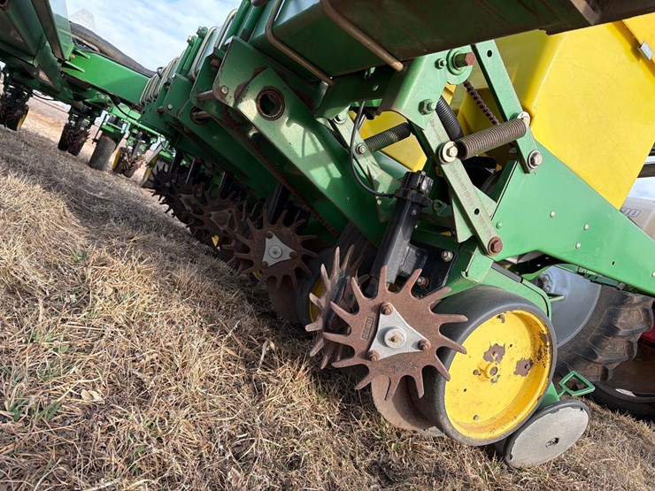 1994-john-deere-7200-image-25