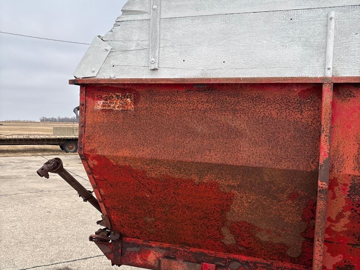 roorda-rear-unload-12ft-silage-wagon-image-10
