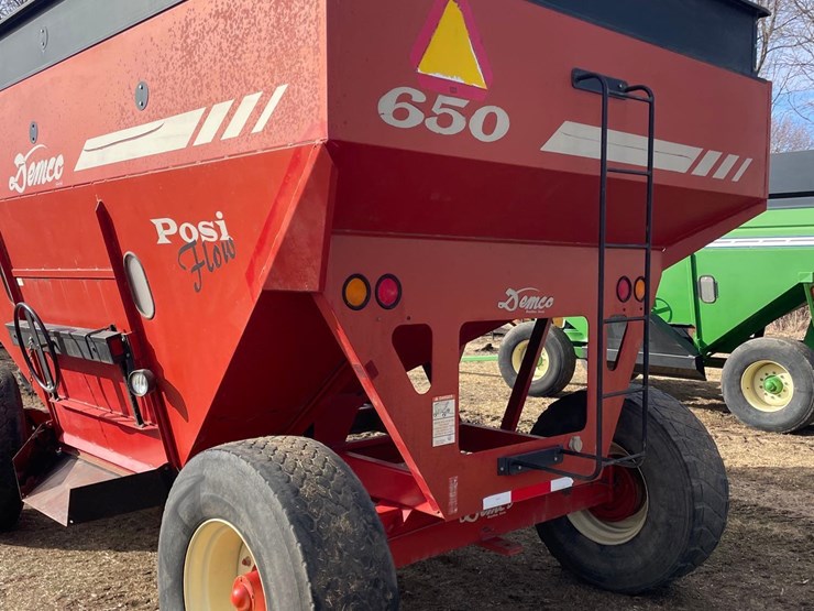 demco-650bu-posi-flow-gravity-wagon—1-owner-image-5