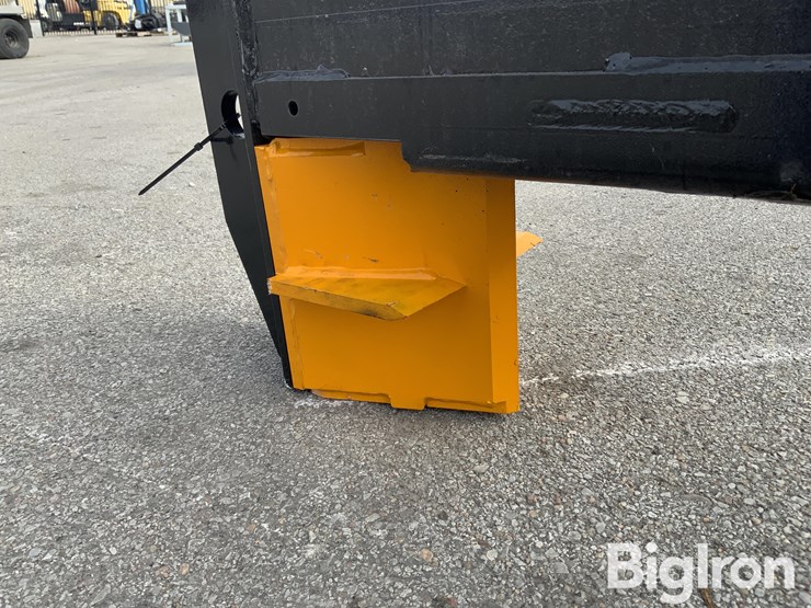 2025-massey-ferguson-730-image-12