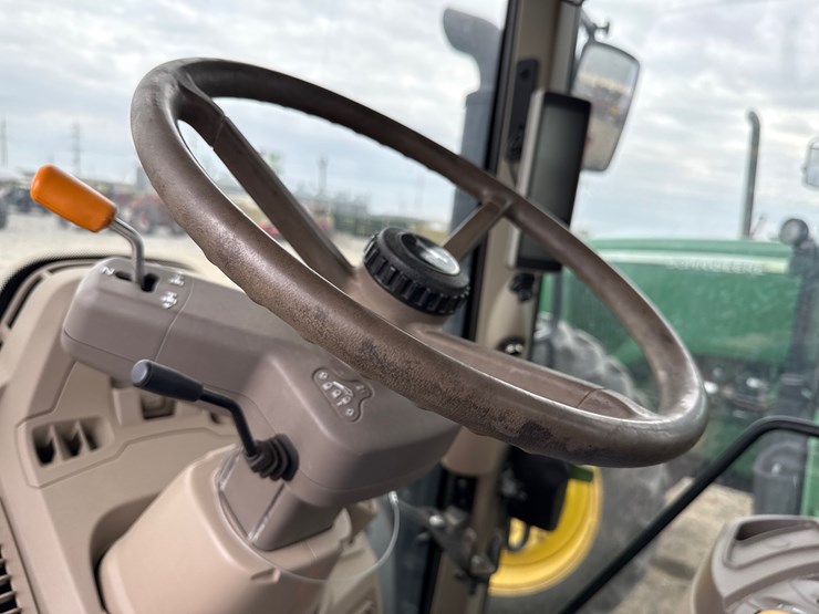 2023-john-deere-6120m-image-35