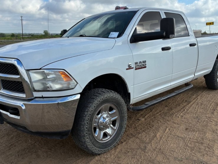2018-dodge-2500-image-1