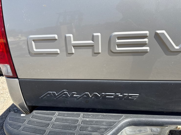 #5349-•-inop-2005-chevrolet-avalanche-pickup-3gnec12z25g286152-image-11