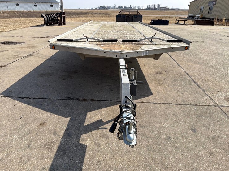 2005-newman-100”-x-22ft-snowmobile-trailer-image-2