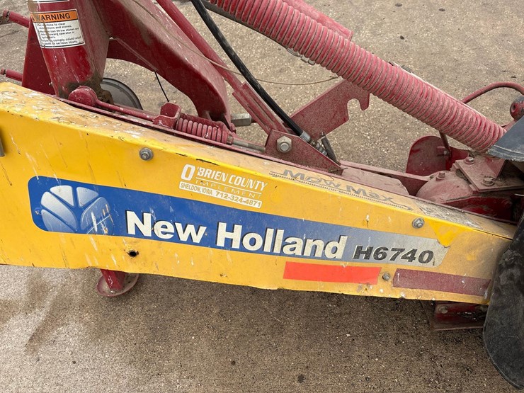 2014-new-holland-h6740-image-12