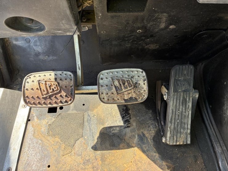 2015-jcb-525-image-20