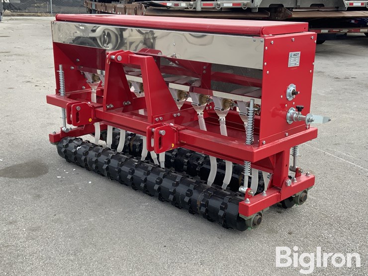 2025-massey-ferguson-730-image-1