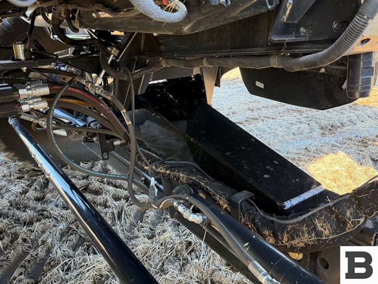 2025-case-ih-8260-image-36