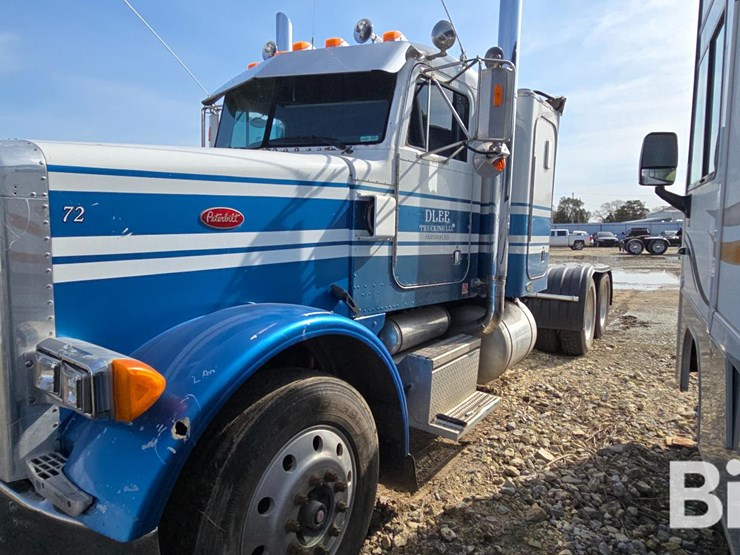 1999-peterbilt-378-image-1