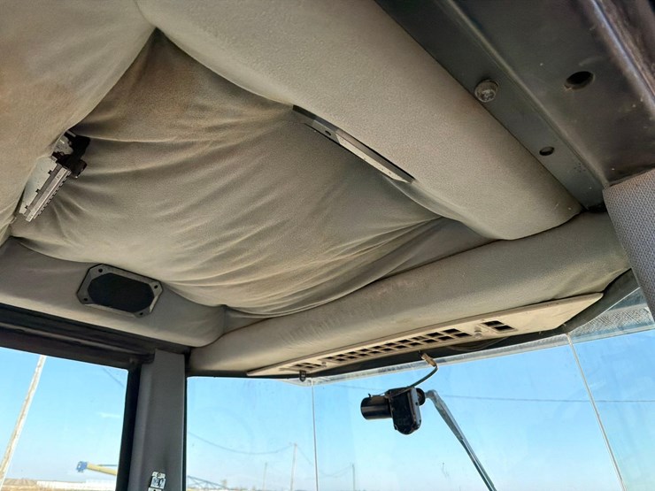 1990-versatile-946-image-62