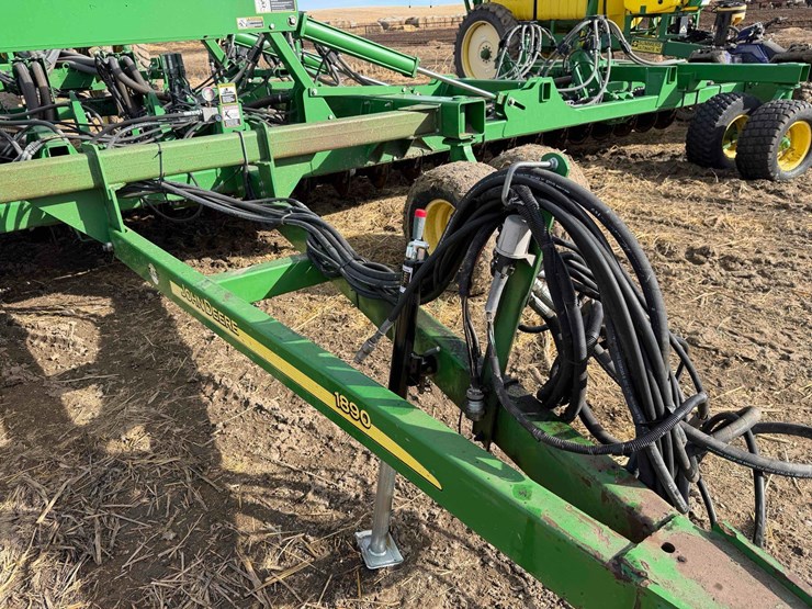 2011-john-deere-1890-image-11
