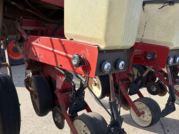 international-800-image-21