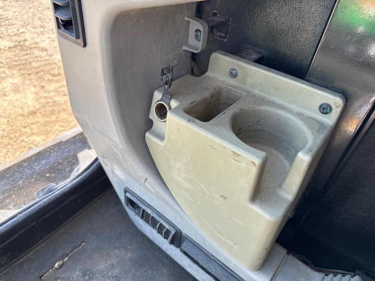 2017-caterpillar-305.5e2-image-28