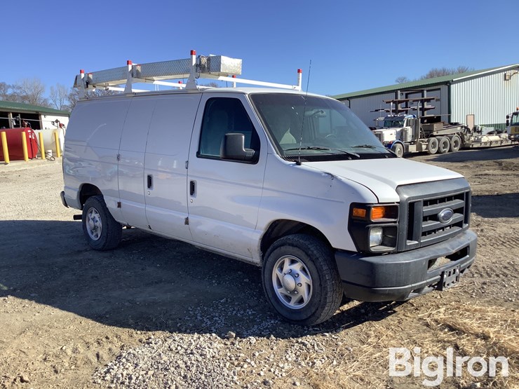 2013-ford-e250-image-3