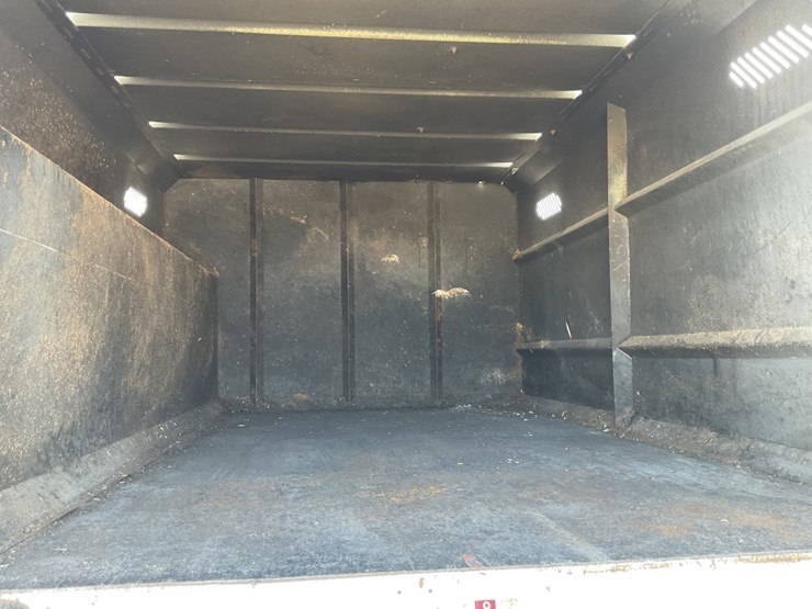 2011-ford-f750-image-8