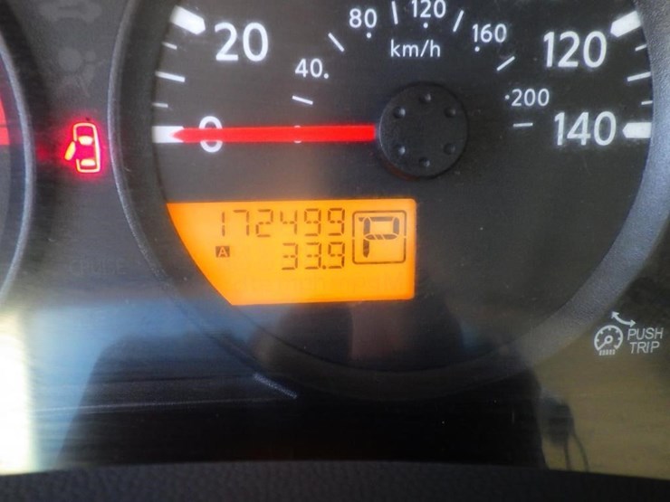 2015-nissan-frontier-image-11