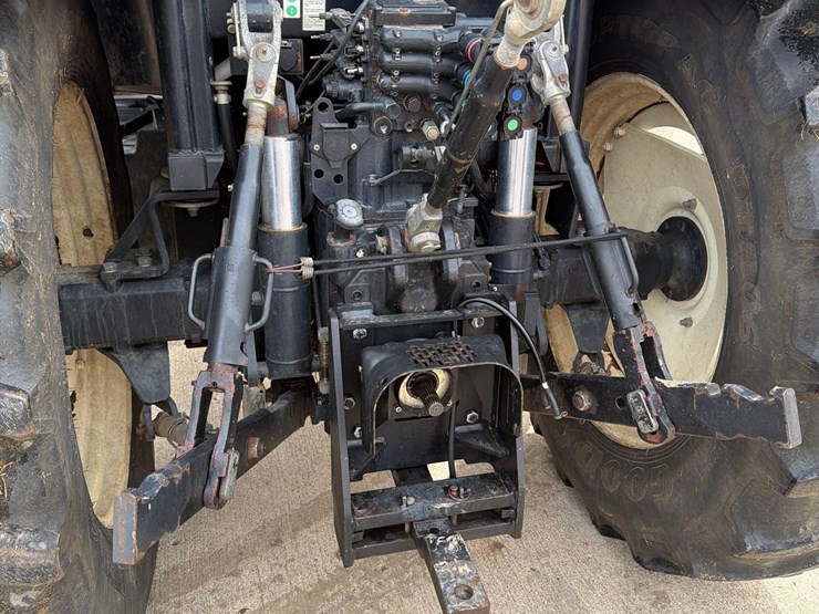 2011-new-holland-t6030-plus-image-7