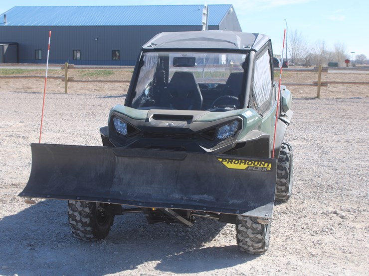 #1079-•-2022-can-am-commander-1000-with-cab-image-2