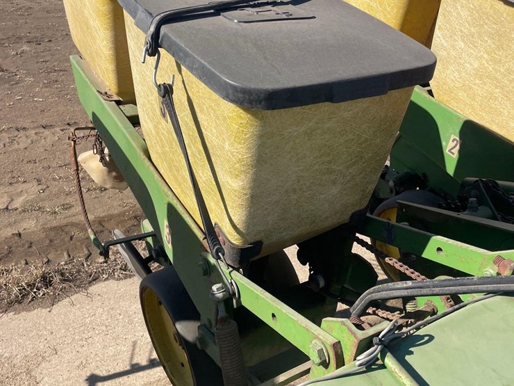 john-deere-7000-image-17