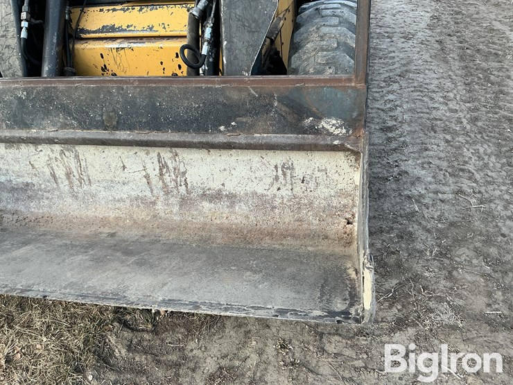 new-holland-lx885-image-9