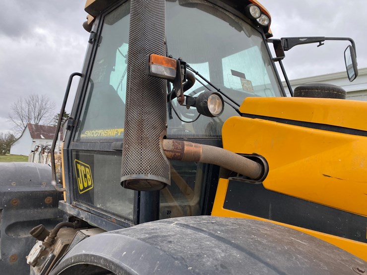 jcb-fast-trac-2140-image-23