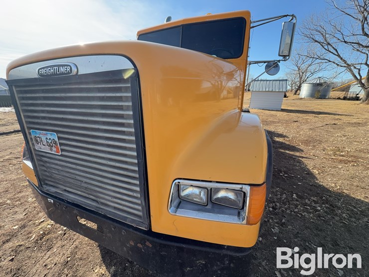 2001-freightliner-fld120-image-12